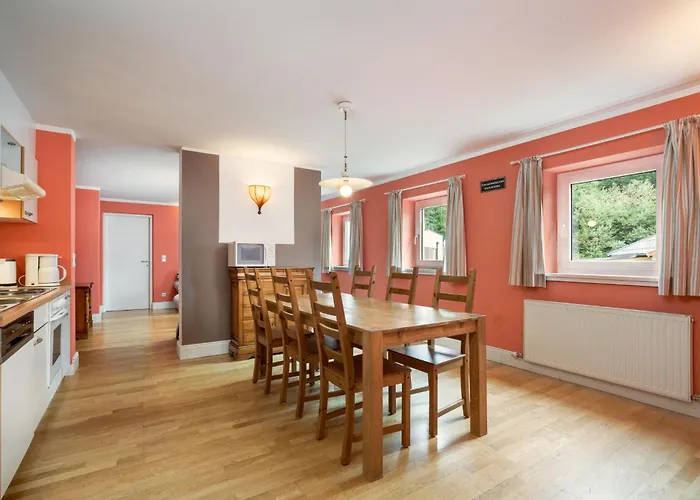 Haus By Alpine Host Helpers 公寓 *