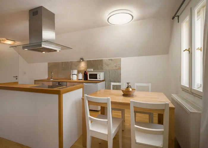 Haus By Alpine Host Helpers Apartamento